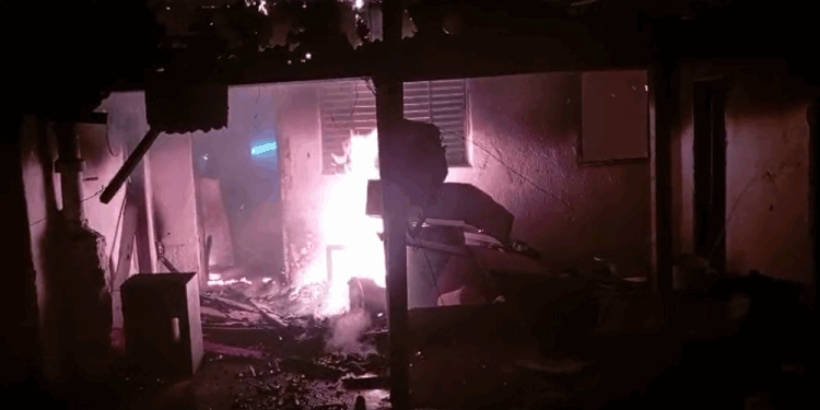 Fundo Social e Defesa Civil do estado dão apoio à família atingida por incêndio em Pedreira