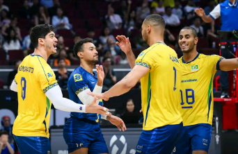 Brasil inicia campanha no Mundial de vôlei com vitória sobre a China