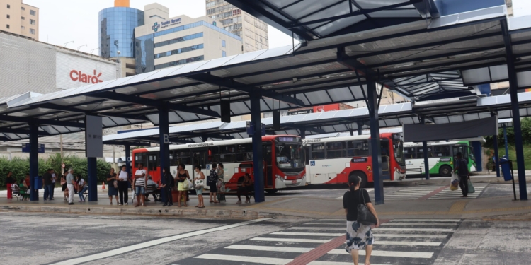 Emdec garante na Justiça 60% de colaboradores e multa em caso de nova paralisação do transporte