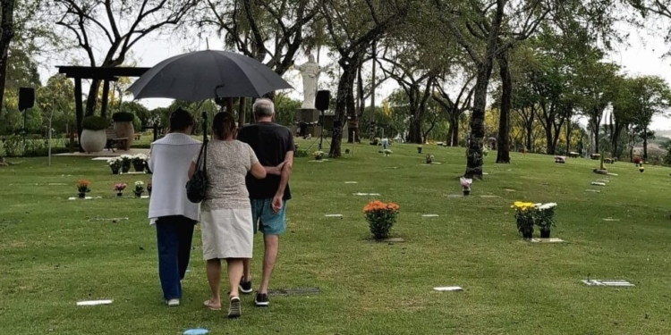 Cemitérios de Campinas esperam mais de 120 mil visitantes até o Dia de Finados