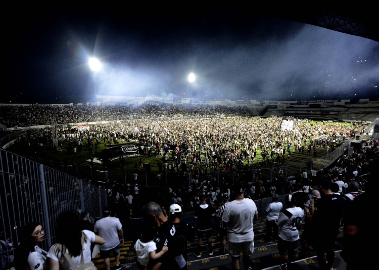Ponte Preta vira destaque em jornal argentino após título e invasão no Majestoso