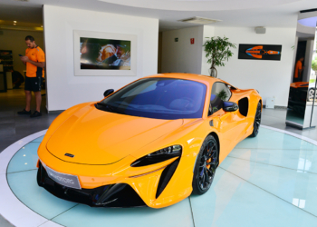 Conheça quatro carros que só milionários podem ter na garagem