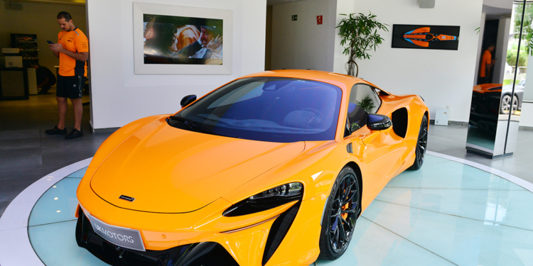 Conheça quatro carros que só milionários podem ter na garagem