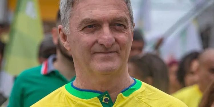 Irmão do ex-presidente Jair Bolsonaro visita Campinas; tio pode substituir sobrinho na política