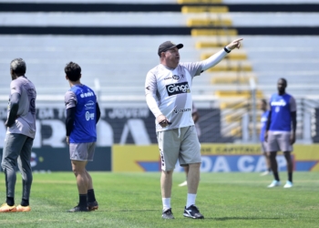 Ponte Preta visita Brusque em busca da vaga na final da Série C