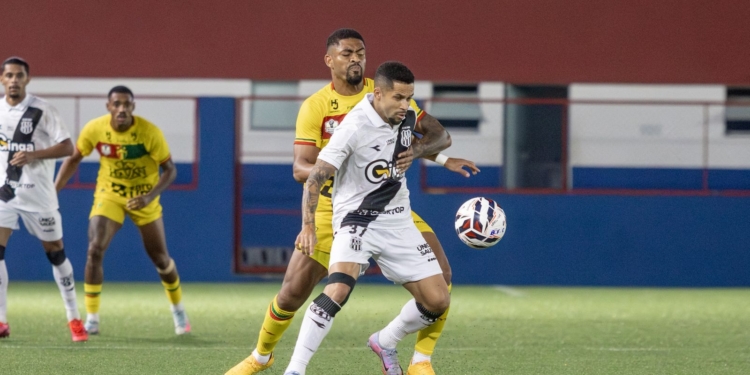 Ponte Preta perde para o Brusque e adia vaga na final da Série C