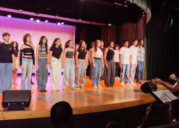 Musical ‘Entre os Muros do Colégio’ estreia com ingressos esgotados