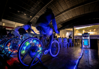 BikeCine em Holambra: cinema movido pela energia limpa tem exibição em escola da cidade