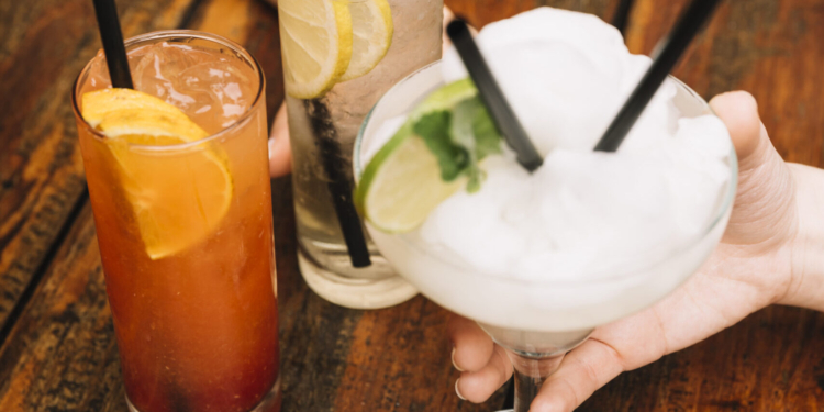 SP tem estabelecimentos fechados por suspeita de bebida adulterada