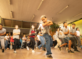 Espetáculo musical reúne 148 crianças e adolescentes em celebração à arte e à convivência