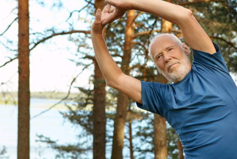 Exercício físico pode fortalecer ação de células contra o câncer, aponta estudo