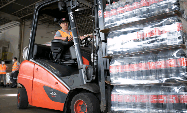 Coca-Cola FEMSA Brasil abre contratações temporárias para fim de ano na RMC