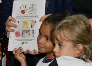 Artigo: Entre mandar e conduzir: o que é, afinal, a autoridade do professor? Thiago Ferrari e Vanessa Crecci