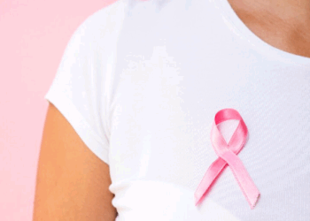 Outubro Rosa e os direitos trabalhistas das mulheres: o que é preciso saber