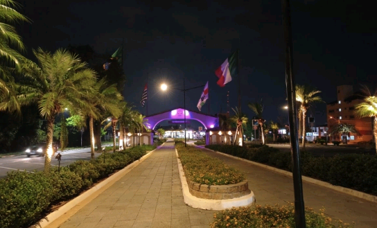 Vinhedo ilumina pontos turísticos e sede da Prefeitura em apoio ao Outubro Rosa