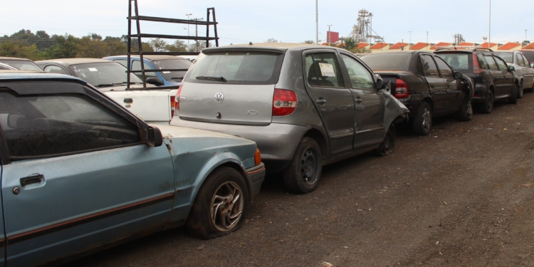 Emdec identifica quase 800 veículos ‘abandonados’ em 2025