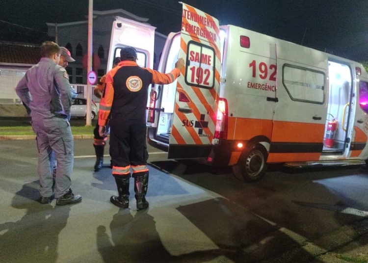 Motorista bêbado atropela pedestre e bate em muro após perseguição da polícia