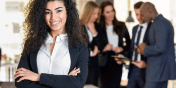 Ser, Fazer e Inspirar: os bastidores da presença executiva – por Karine Camuci, com participação de Gracia Arnosti