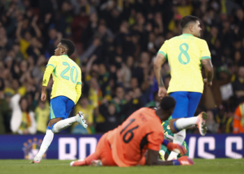 Brasil derrota Senegal por 2 a 0 em amistoso em Londres