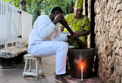 Centro Cultural Omí Aladò abre exposição fotográfica e debate sobre racismo religioso