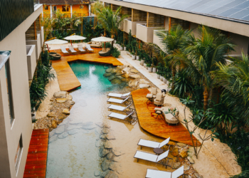 Duke Beach Hotel, em Maresias, oferece luxo, lago aquecido e experiencias únicas