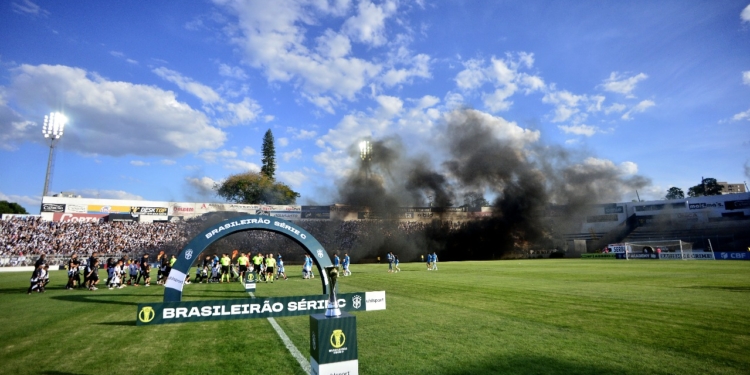 Ponte Preta recebe premiação extra da CBF por participação na Série C