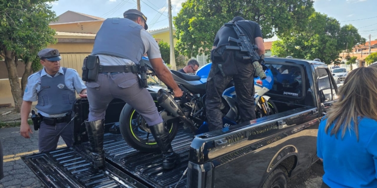 Influenciador que pilotava moto na região a 280km/h é preso