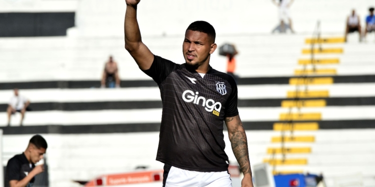 Wanderson obtém rescisão na Justiça e deixa a Ponte Preta