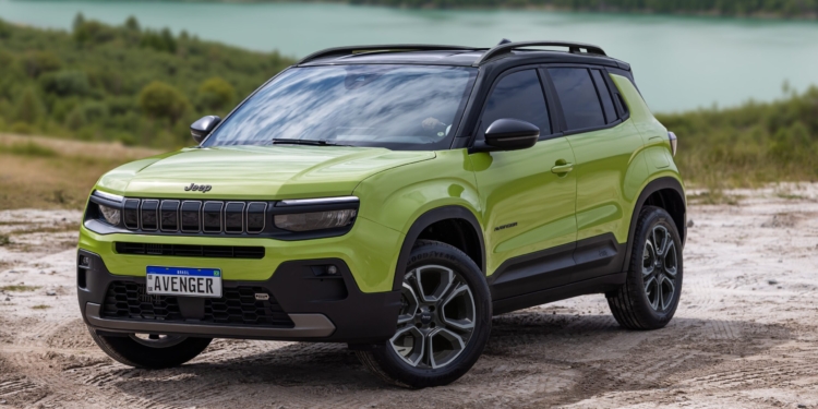 Avenger é destaque da Jeep no Salão do Automóvel de São Paulo