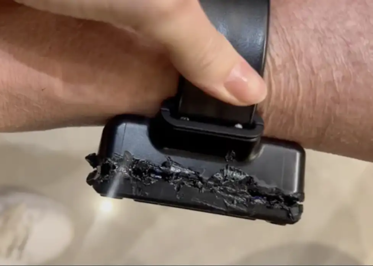 Bolsonaro tentou abrir tornozeleira com ferro de solda, diz relatório