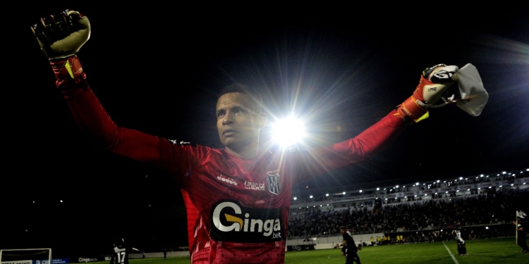 Ponte Preta mira renovação de titulares em meio a sondagens e indefinições