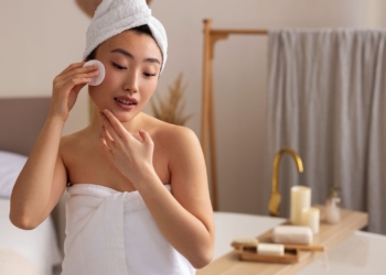 A onda coreana que virou febre no skincare brasileiro — e o que isso muda na sua rotina – por Daniela Nucci