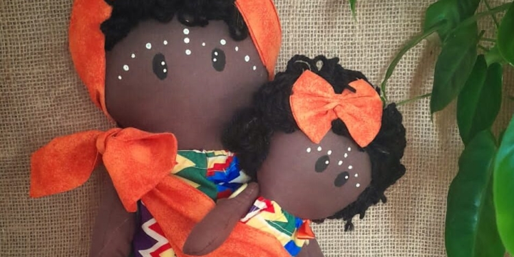 Casa de Cultura Fazenda Roseira recebe a mostra ‘Bonecas de Capulanas’