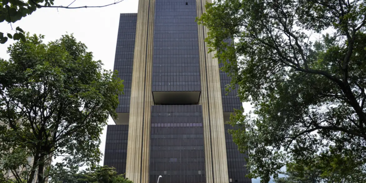 BC mantém juros básicos em 15% ao ano pela segunda vez seguida