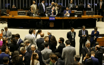 Câmara aprova ampliação gradual da licença-paternidade para até 20 dias