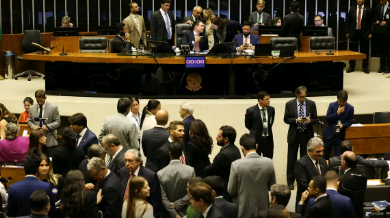 Câmara aprova ampliação gradual da licença-paternidade para até 20 dias