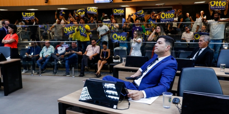 Falta de quórum impede votação de abertura da CP contra o vereador  Otto Alejandro