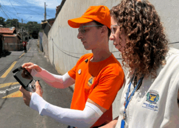 Campinas fiscaliza imóveis fechados e faz alerta sobre dengue a 29 bairros