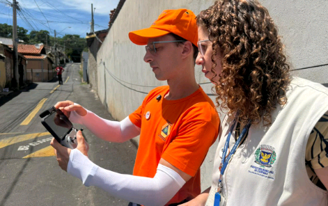Campinas fiscaliza imóveis fechados e faz alerta sobre dengue a 29 bairros