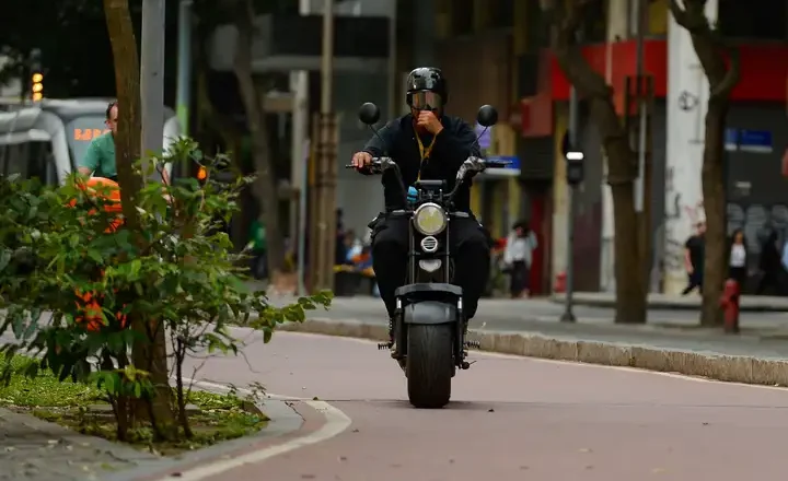 Fiscalização de ciclomotores muda em janeiro; confira as novas regras