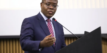 PF indicia ex-ministro Silvio Almeida por importunação sexual