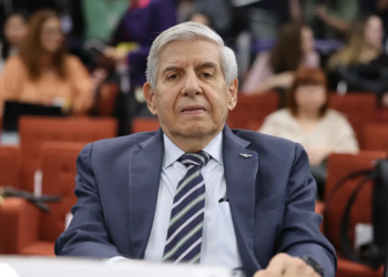 PGR é a favor de prisão domiciliar humanitária para general Heleno