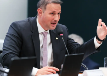 Derrite quer mudança na condução de audiências de custódia