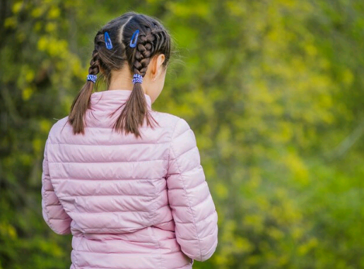 Artigo: Um país que vira as costas às meninas – por Cynthia Betti