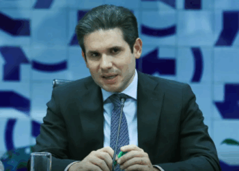 Motta mantém votação do PL Antifacção para terça mesmo com críticas do governo