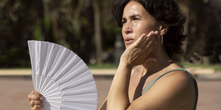 Novos remédios sem hormônio prometem aliviar fogachos na menopausa