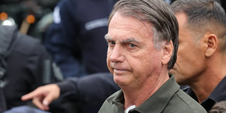 Jair Bolsonaro é preso preventivamente em Brasília pela Polícia Federal
