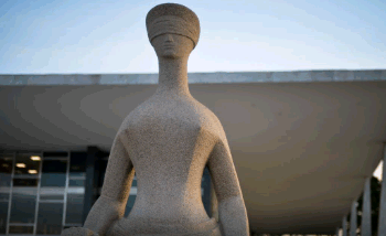 Primeira Turma do STF decide nesta segunda se mantém Bolsonaro preso