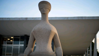 Primeira Turma do STF decide nesta segunda se mantém Bolsonaro preso