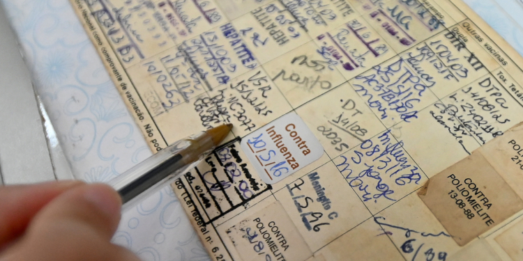 Calendário vacinal em dia garante viagem segura nas férias